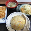 大阪 駒川商店街の中華飯店 同福  チャーハンと鍋貼餃子