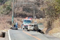 【三重】ツーリング中のバイクと対向車線を走っていた車が衝突しそれぞれ炎上 バイクの50歳運転手がやけどを負って重体