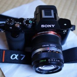 『フルサイズ・カメラ　Sony α7』の画像