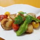 ホタテと野菜のバター醤油炒めと白いアップルゴーヤ～