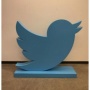 ツイッター本社さん、コスト削減に必死すぎると話題に…ロゴの「鳥」オブジェなど社備品631品目を競売へ
