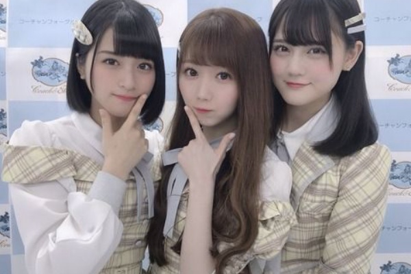 イコラブ 手遅れ 佐々木舞香 高松瞳 髙松瞳 生写真 赤背景 イコラブ 手遅れ 佐々木舞香 高松瞳 髙松瞳 生写真 赤背景