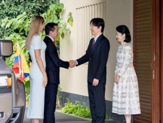 秋篠宮皇嗣両殿下　エクアドル大統領と懇談・上皇夫妻　軽井沢から帰京