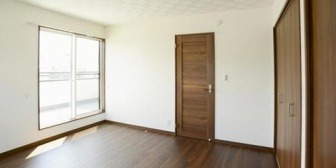 息子に荷物を送ったら、もう住んでいないと送り返されてきた。息子に「どこに住んでるの？」と聞いてみると驚きの答えが…