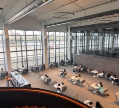 【Prince Vivadhanajaya Library】　at　BOT Learning Center　〜電源完備でラマ8世橋の絶景！BOT学習センター内のフリー図書館〜