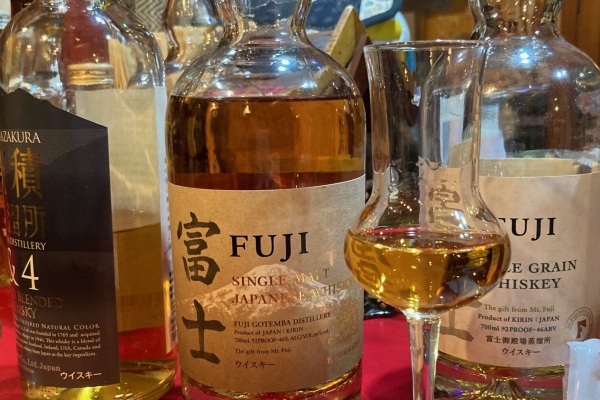 シングルモルトウイスキー薫風　富士御殿場蒸溜所　700ml キリン シングルモルト ジャパニーズ ウイスキー 富士 700ml 46
