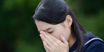 私は母の連れ子で姉は養父の連れ子。最初は仲良くしてたんだけど、中3の時に養父が亡くなった。その後姉の態度が急変し…