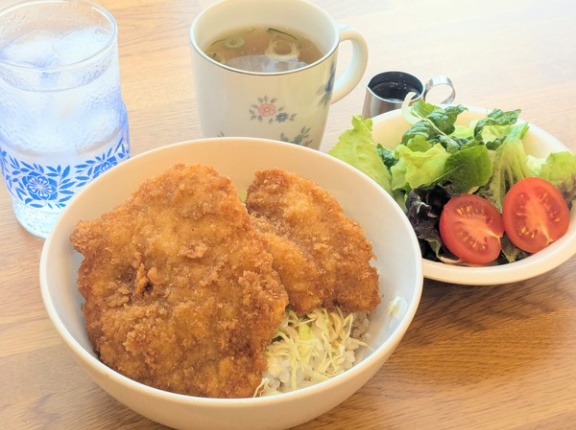 ｢Smilecraft Cafe｣の『ソースカツ丼ぶり』など（高槻市寿町）【たかつーグルメ】