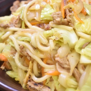 味付け簡単♪納豆のたれ焼うどん