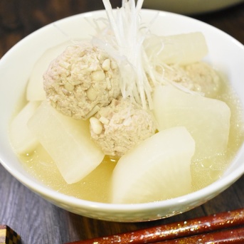 白い！肉団子と大根の白スープ