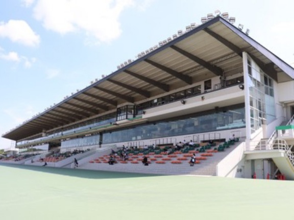 園田所属の騎手5名が調整ルームへの通信機器の持込発覚で騎乗停止