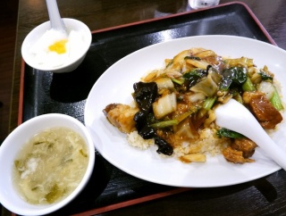 中華料理　香蘭　〜　牛バラ炒飯と杏仁豆腐