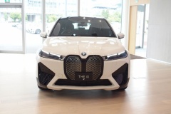 BMW iX発売中 1070万円 走行距離650km