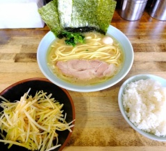 壱六家　大和店　〜　ネギラーメン＋ライス