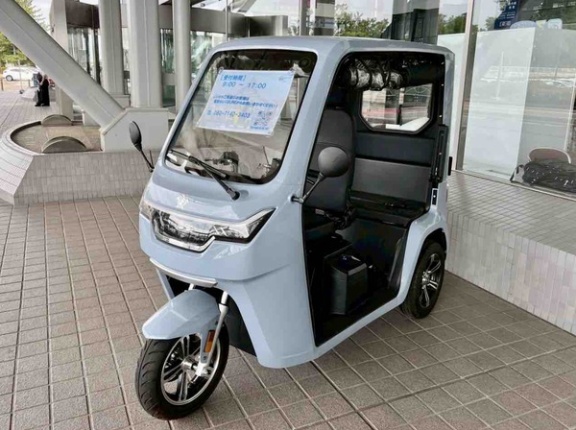 新潟初！の話題の乗り物『トゥクトゥク』が『新潟空港』で期間限定レンタル！『EVトゥクトゥクレンタル in 新潟空港』キャンペーン開催！7月18日～8月15日。