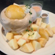 【東京 原宿・明治神宮前】RAINBOWPANCAKE レインボーパンケーキ　ごろごろ水蜜桃とアールグレイと。