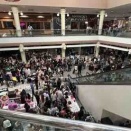 スタジオジブリ　リトル東京のフリーマーケットは大盛況