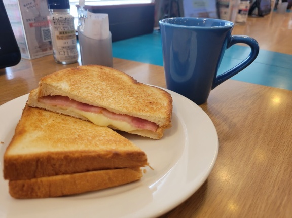 【国領のモーニング】満足度＆コスパとても高し！ お茶好きにはたまらないドリンクバーが魅力的なジョナサン 国領駅前店のモーニング