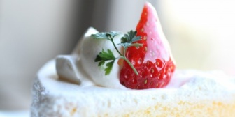 【カップル】彼の誕生日に、後でケーキを手渡す予定。一言添えたほうがいい？