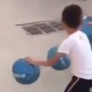 シンクロ率１００％恐ろしいほどの一体感。小さい頃からの同期同調のトレーニング。海外の反応