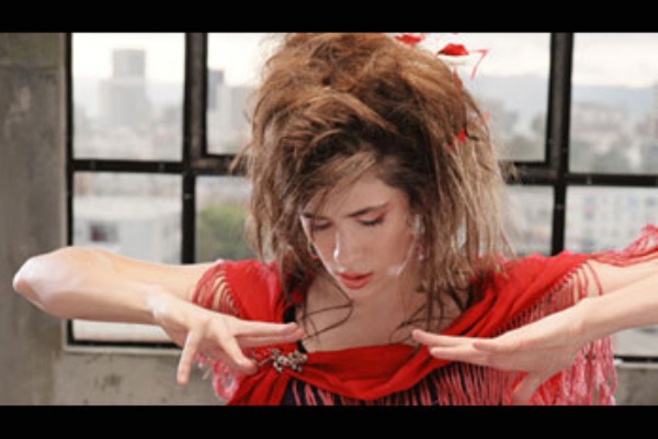 Imogen Heap イモージェン ヒープ 歌 というデジタル楽器を使いこなす女神 Prototypeレビュー Imogen Heap イモージェン ヒープ 歌 というデジタル楽器を使いこなす女神 Prototypeレビュー