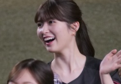 【画像】この小川彩さん、ガチで顔面国宝だろwwwwwww