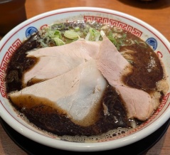 西葛西「うまかめん」進化（マーユ入り豚骨）ラーメン