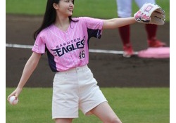 【朗報】久保史緒里、可愛さが全野球民にバレてしまうwwwwwwwwwwwwwwwww