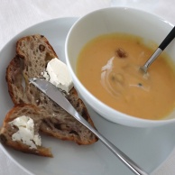 フランスのカフェ風、美しいカフェオレボウル、寒い季節は冷蔵庫の残り野菜であったかポタージュ
