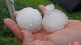 卵大のひょうが降り9人が死亡…中国