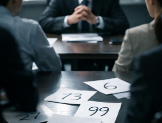 【面接問題】面接官「1〜100までの好きな数を書いてください。一番大きい数を書いた人を採用します（※被ったら不採用）」←最適解は？