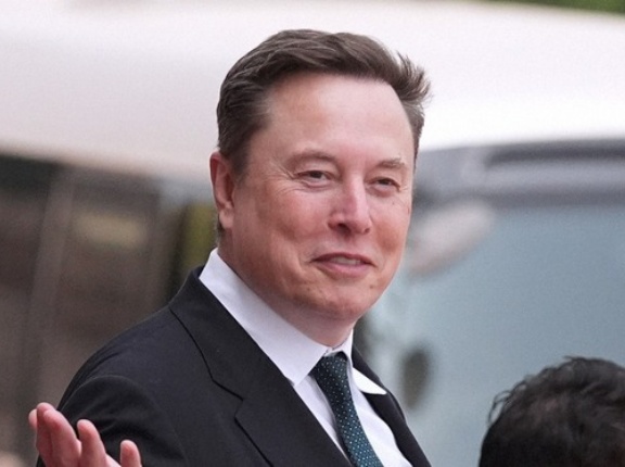 【悲報】イーロン・マスク、リツイート　→「イギリスで生まれる赤ちゃんの名前…」