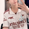 【画像】超美女、アーセナル優勝でユニフォームを来て喜びを表現ｗｗｗｗｗｗ