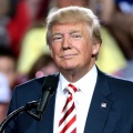 【謎】なぜ今くら寿司？トランプ氏の株買い付けが話題に