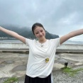 今田美桜白ティーシャツ
