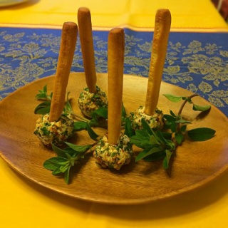 冬になると オデンデンデデン オデンデンデデン とターミネーターを歌いながら 嫁がおでんの大鍋持ってキッチンから現れる ほのぼの絵にっき