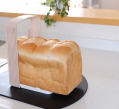 ダイソー＊これ反則！業スー食パンの失敗がゼロになるカットガイド♪