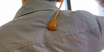 彼氏が背中が痒いときお母さんにかいてもらってるらしい。もうすぐ40になるおっさんが…か。