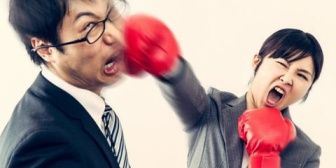 両親に虐待されてきた兄にも子供が生まれたが、自分になつかないからと障がい者呼ばわりしてしまう。その前に、親にしてきたことを思い出さなくては？