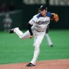 “ハンカチ王子”斎藤佑樹が古巣を訪問！豪＆米視察→北海道で栗山氏らとのツーショット公開にファン驚嘆「ファイターズの絆強い」「真逆の雪景色」