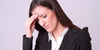 元旦那との娘が結婚することになり、私を式に呼びたいと。行きたい気持ちはあるけど、元旦那も既に再婚していて…これって行ってもいいもの？