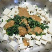 韮と豆腐の味噌炒め