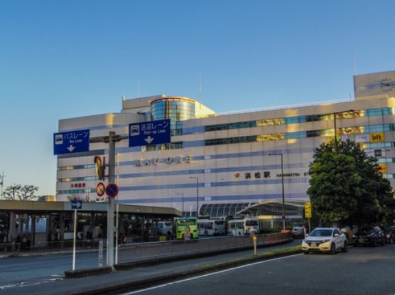 浜松駅周辺 vs 豊橋駅周辺