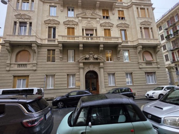 私のメールをすっかり書き換えて音楽院の教授に送りやがった…😬