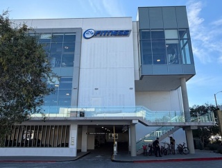 【フィットネス】ジムがショッピングセンターの主役に！小売の空き店舗を埋める“筋トレ経済”