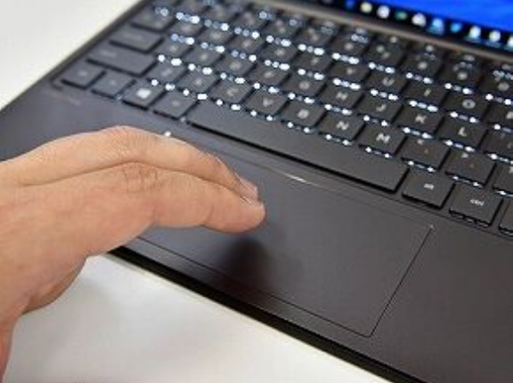 ノートパソコンのタッチパッドを使いこなせてる人って少ないと思う