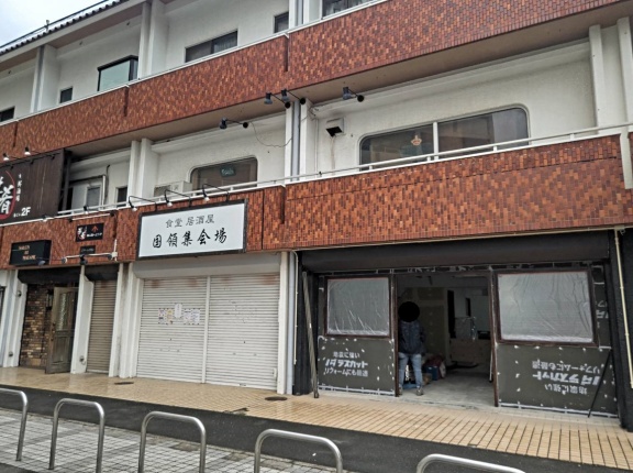 【開店予告】ピザの名店"ナプレ"で修業したピザ職人が、国領駅近くの場所に"アストロ"というピザ店を開店する模様