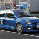 世田谷通りのルノー ルーテシア RS V6