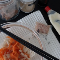 食感がクセになる！味見が止まらない美味しさ！レンジで簡単 時短、リピート必至のデリ風 蓮根サラダ