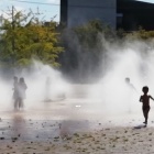 『残暑の歓声と噴水』の画像